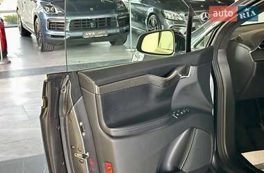 Позашляховик / Кросовер Tesla Model X 2018 в 