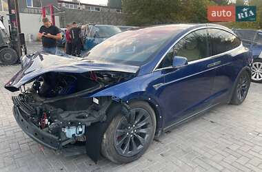 Позашляховик / Кросовер Tesla Model X 2016 в Луцьку