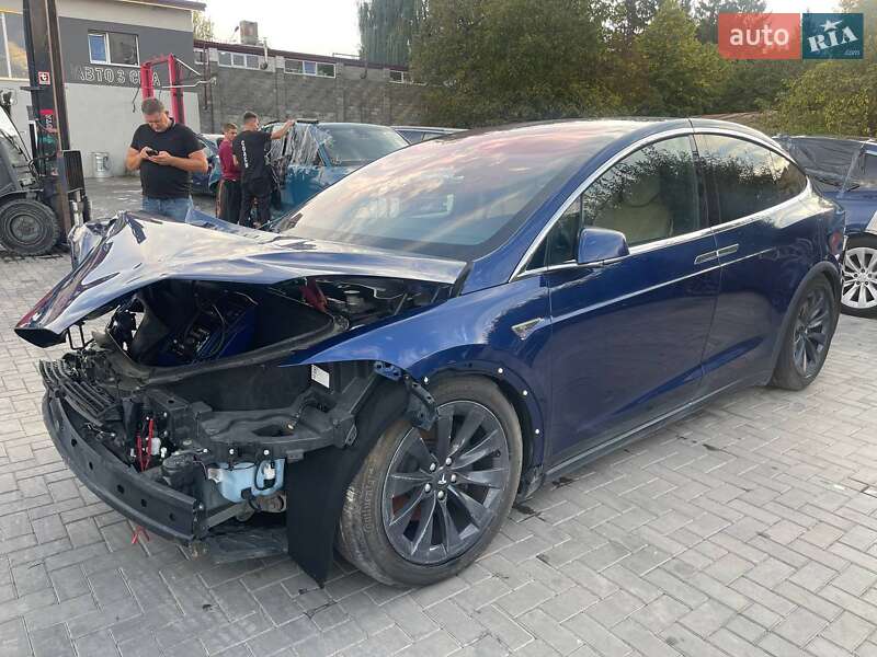 Tesla Model X 2016