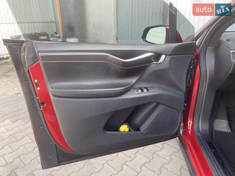 Внедорожник / Кроссовер Tesla Model X 2016 в Луцке