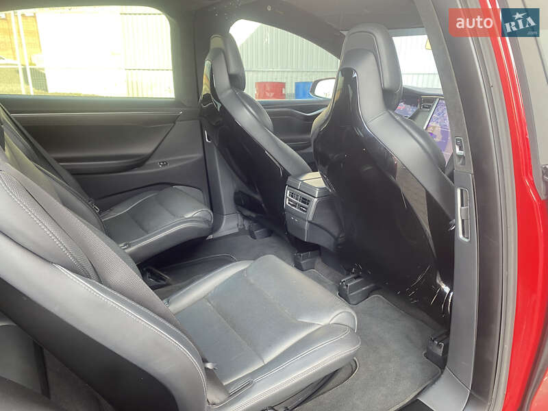 Внедорожник / Кроссовер Tesla Model X 2016 в Луцке