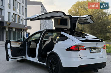 Позашляховик / Кросовер Tesla Model X 2018 в 