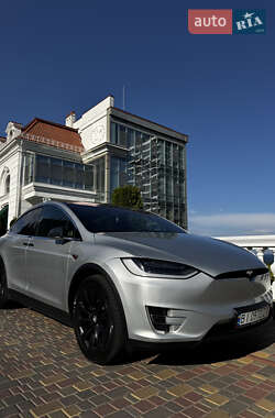 Позашляховик / Кросовер Tesla Model X 2016 в 