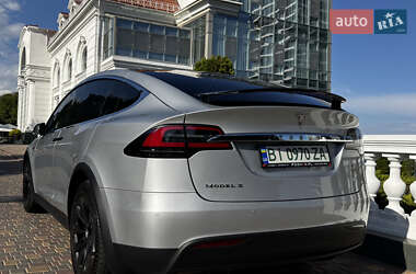 Позашляховик / Кросовер Tesla Model X 2016 в 