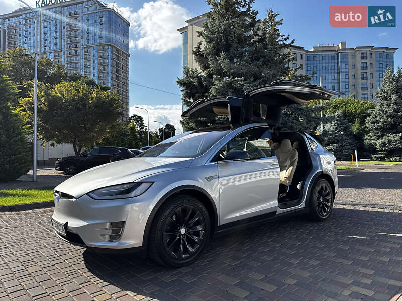 Позашляховик / Кросовер Tesla Model X 2016 в Одесі фото 18 Позашляховик / Кросовер Tesla Model X 2016 в Одесі