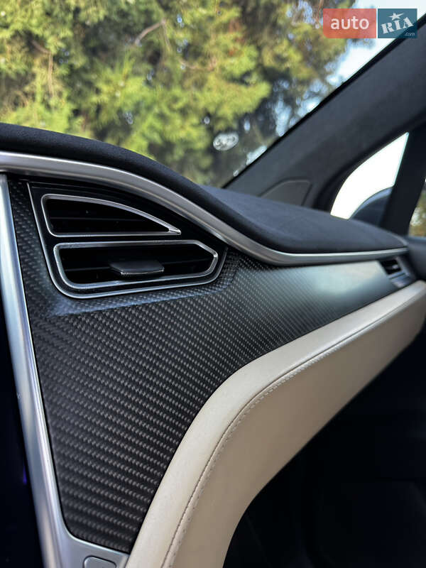 Позашляховик / Кросовер Tesla Model X 2016 в Одесі фото 26 Позашляховик / Кросовер Tesla Model X 2016 в Одесі