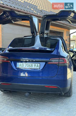 Позашляховик / Кросовер Tesla Model X 2016 в 