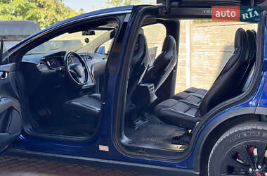 Позашляховик / Кросовер Tesla Model X 2016 в 