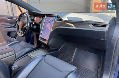 Позашляховик / Кросовер Tesla Model X 2016 в 