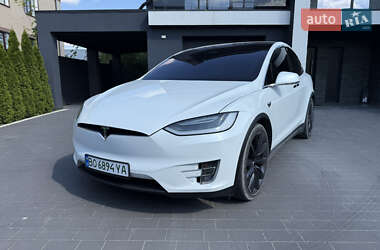 Позашляховик / Кросовер Tesla Model X 2018 в 