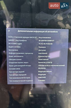 Позашляховик / Кросовер Tesla Model X 2018 в 