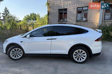 Внедорожник / Кроссовер Tesla Model X 2017 в 
