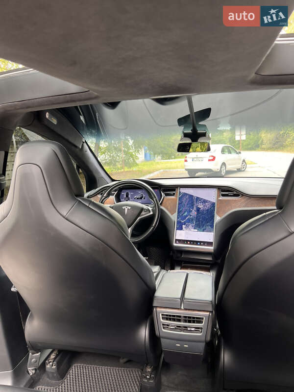 Внедорожник / Кроссовер Tesla Model X 2017 в Кременчуге