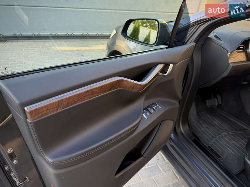 Позашляховик / Кросовер Tesla Model X 2020 в Одесі фото 16 Позашляховик / Кросовер Tesla Model X 2020 в Одесі