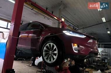 Позашляховик / Кросовер Tesla Model X 2016 в Львові