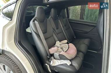 Позашляховик / Кросовер Tesla Model X 2017 в 