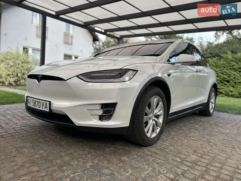 Позашляховик / Кросовер Tesla Model X 2017 в 