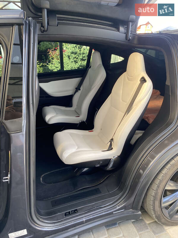 Позашляховик / Кросовер Tesla Model X 2020 в Полтаві фото 7 Позашляховик / Кросовер Tesla Model X 2020 в Полтаві