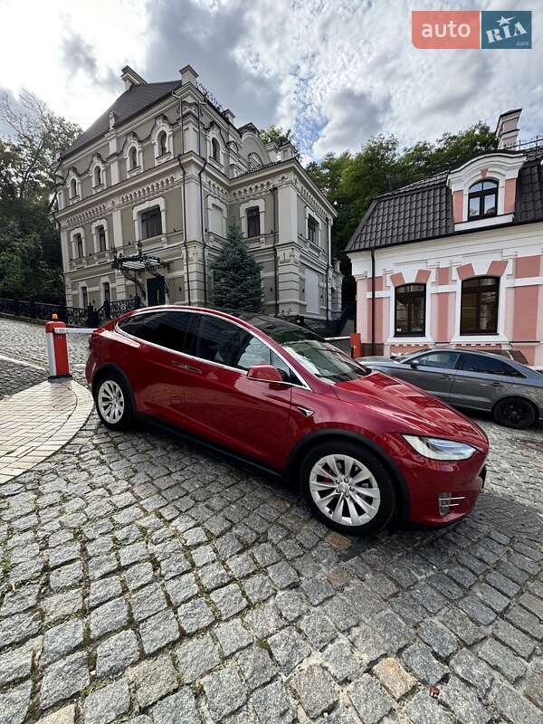 Позашляховик / Кросовер Tesla Model X 2016 в Києві