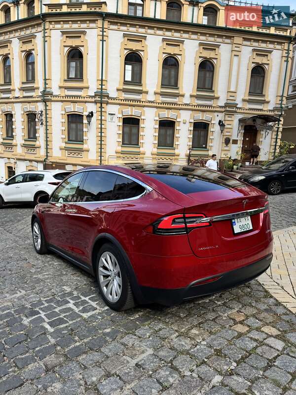 Позашляховик / Кросовер Tesla Model X 2016 в Києві