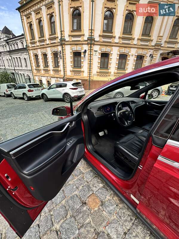 Позашляховик / Кросовер Tesla Model X 2016 в Києві