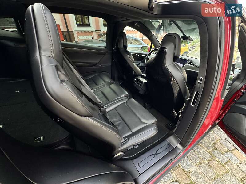 Позашляховик / Кросовер Tesla Model X 2016 в Києві