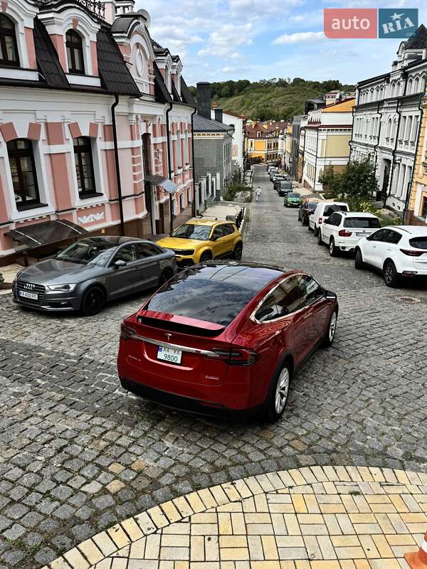 Позашляховик / Кросовер Tesla Model X 2016 в Києві