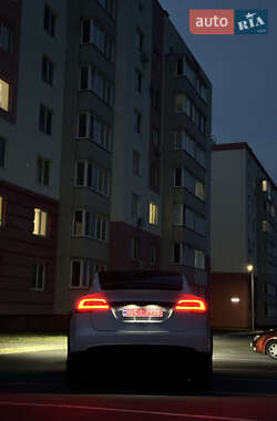 Позашляховик / Кросовер Tesla Model X 2023 в 