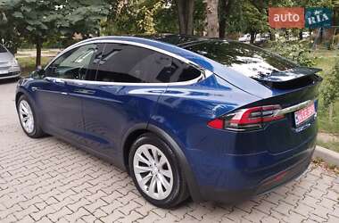 Позашляховик / Кросовер Tesla Model X 2016 в 