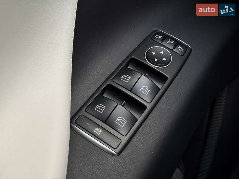 Позашляховик / Кросовер Tesla Model X 2020 в Києві фото 26 Позашляховик / Кросовер Tesla Model X 2020 в Києві