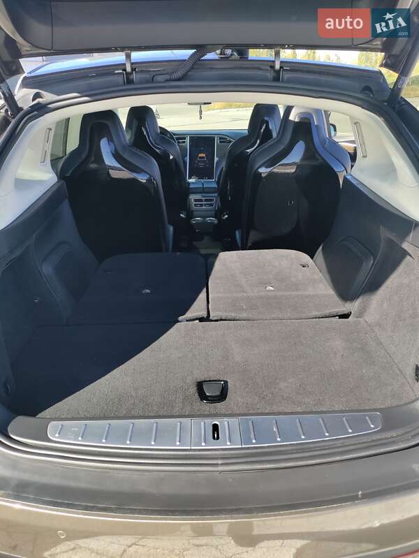 Позашляховик / Кросовер Tesla Model X 2016 в Харкові
