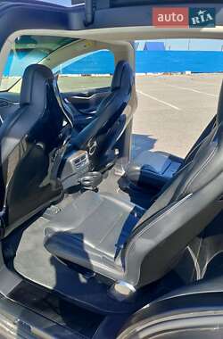 Позашляховик / Кросовер Tesla Model X 2016 в 