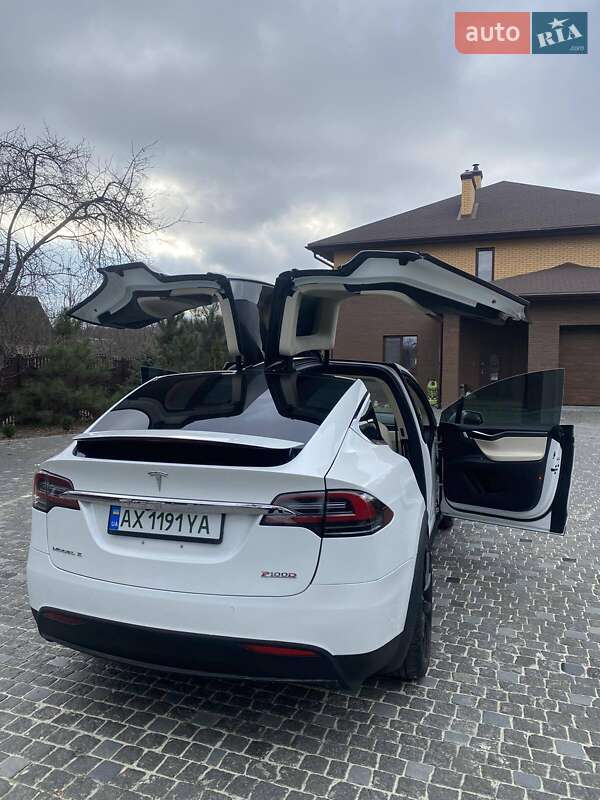 Позашляховик / Кросовер Tesla Model X 2017 в Харкові