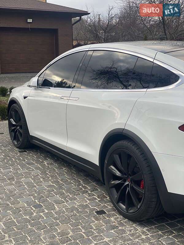 Позашляховик / Кросовер Tesla Model X 2017 в Харкові