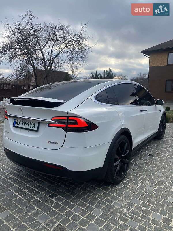 Позашляховик / Кросовер Tesla Model X 2017 в Харкові