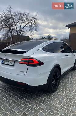 Позашляховик / Кросовер Tesla Model X 2017 в 