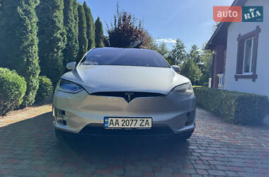 Позашляховик / Кросовер Tesla Model X 2018 в 