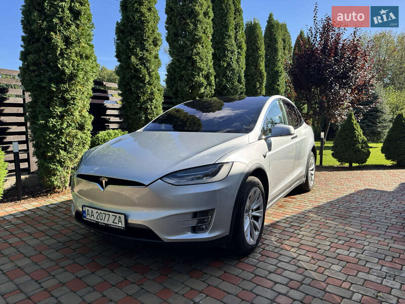 Позашляховик / Кросовер Tesla Model X 2018 в Києві