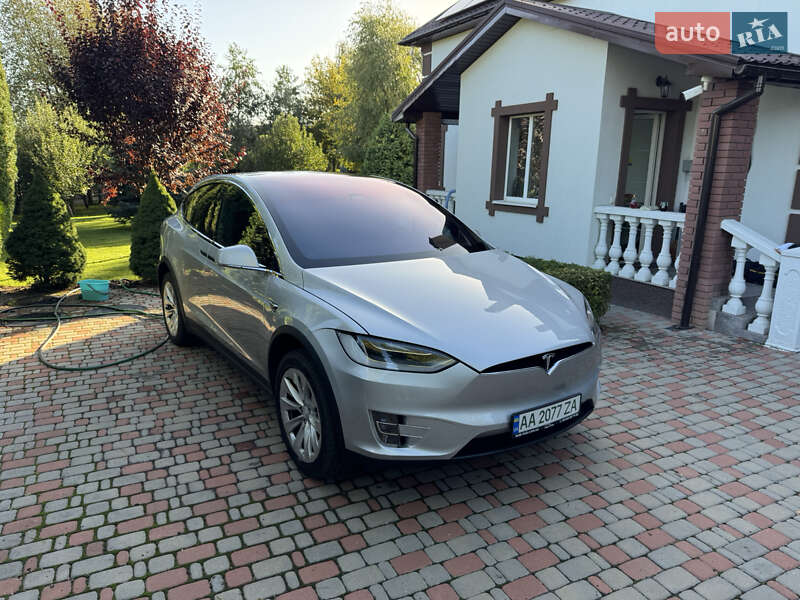 Позашляховик / Кросовер Tesla Model X 2018 в Києві
