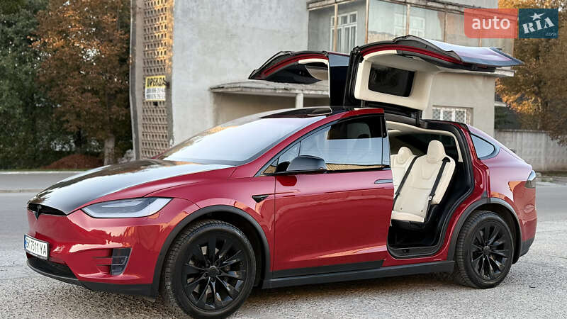 Внедорожник / Кроссовер Tesla Model X 2017 в Ровно