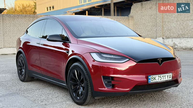 Внедорожник / Кроссовер Tesla Model X 2017 в Ровно