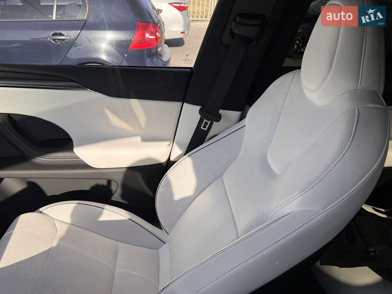 Внедорожник / Кроссовер Tesla Model X 2022 в Днепре