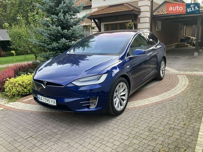 Tesla Model X 2019