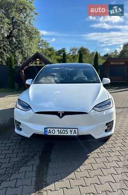 Позашляховик / Кросовер Tesla Model X 2017 в 