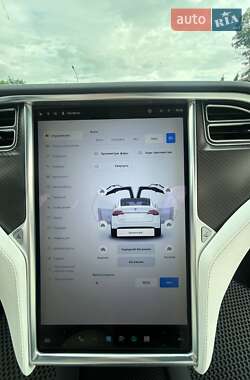 Позашляховик / Кросовер Tesla Model X 2017 в 