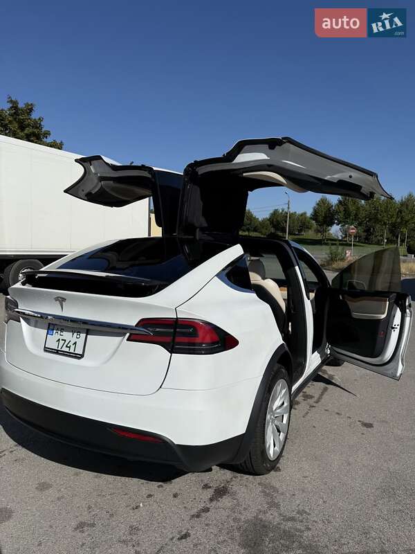 Позашляховик / Кросовер Tesla Model X 2020 в Дніпрі