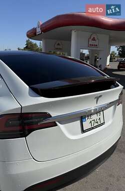 Позашляховик / Кросовер Tesla Model X 2020 в 