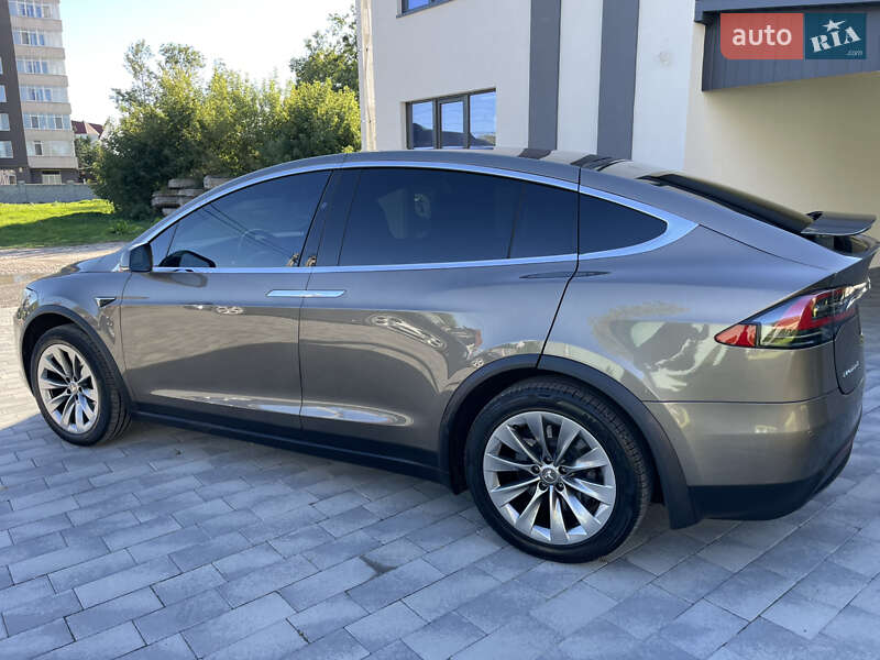 Внедорожник / Кроссовер Tesla Model X 2016 в Ивано-Франковске
