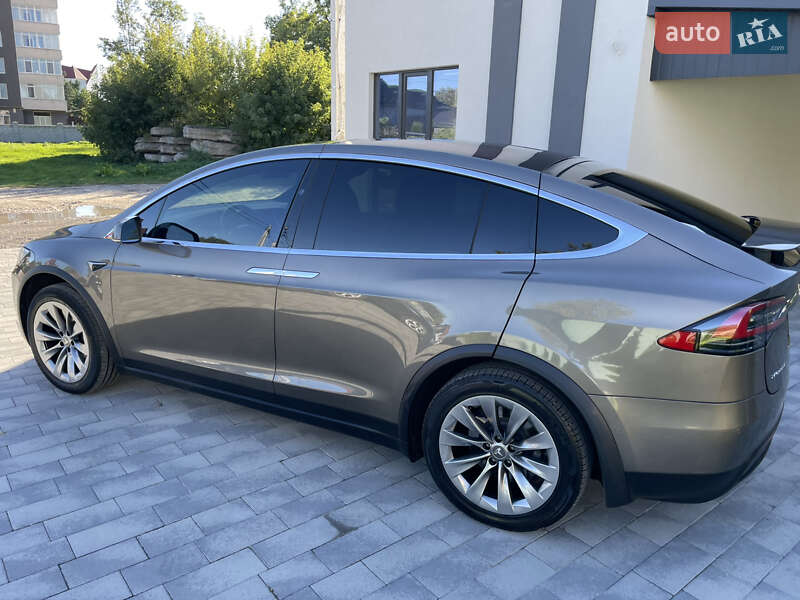 Внедорожник / Кроссовер Tesla Model X 2016 в Ивано-Франковске