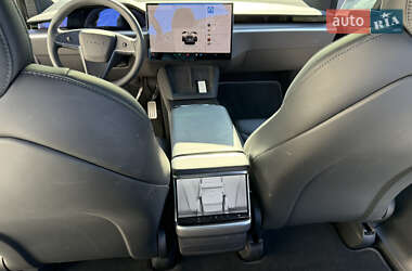 Позашляховик / Кросовер Tesla Model X 2024 в 